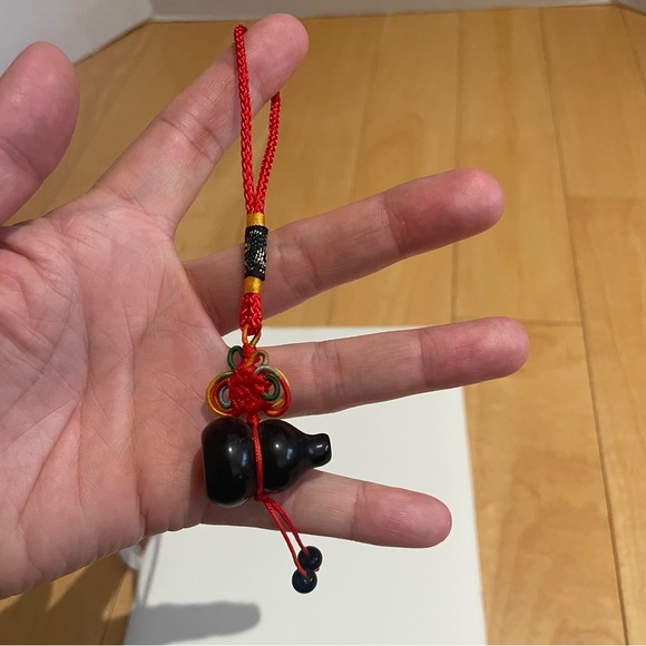 Black gourd phone/purse charm - Picture 2 of 5